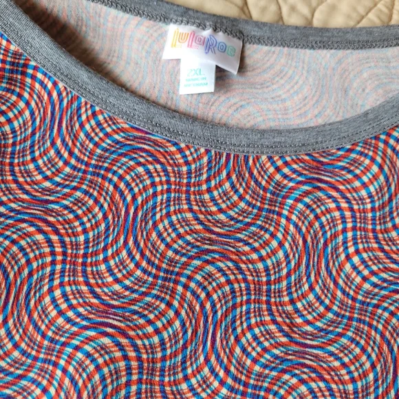 Lularoe Julia Gray and Red Swirl Knit Tshirt Dress NEW with Tags Size 2XL - Picture 2 of 3